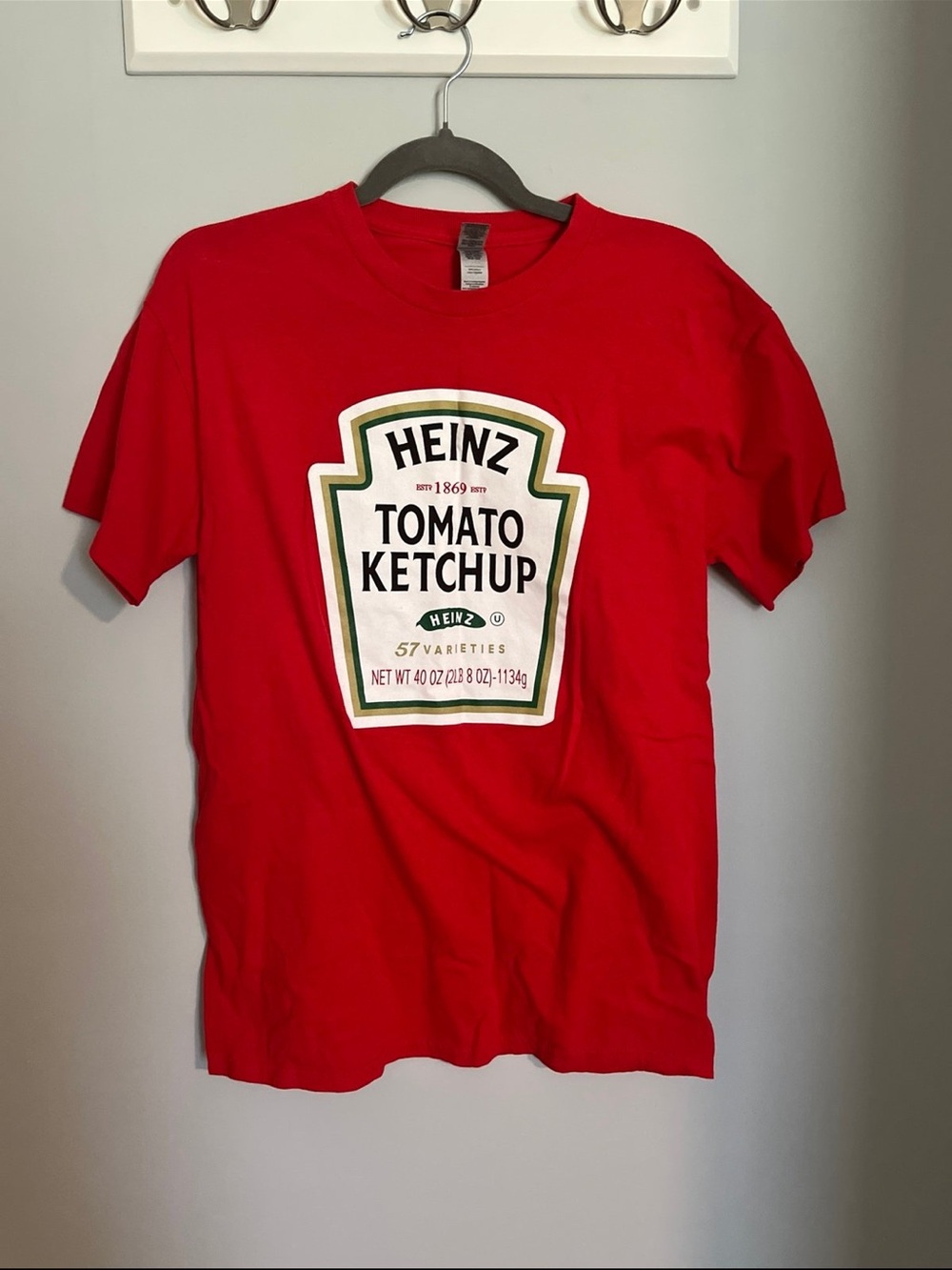 Gildan Red Graphic T‑Shirt with Heinz Tomato Ketchup Logo